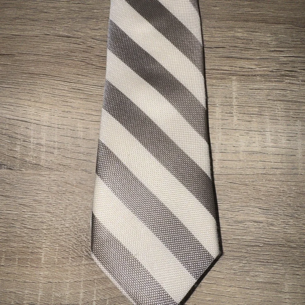 NWT Goodfellow & Co Solid Satin Neck Tie‎ – Taupe Stripe – 58
